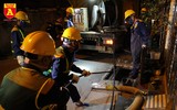 Trắng đêm hút bùn, làm sạch cống quanh nhà máy Rạng Đông